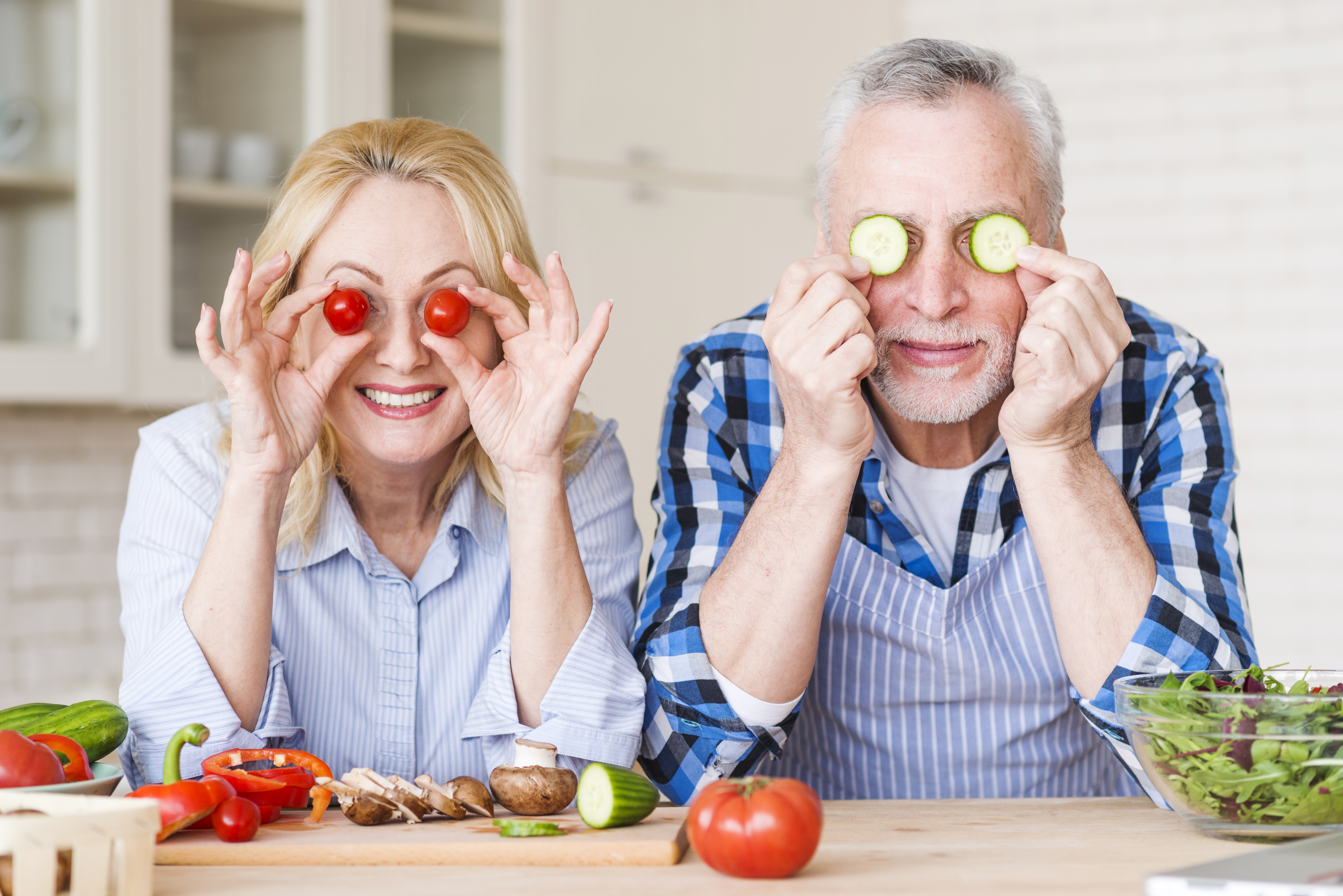 Питания лиц пожилого возраста. Еда для пожилых людей. Здоровое питание Стариков. Правильное питание для пожилых людей. Здоровое старение.